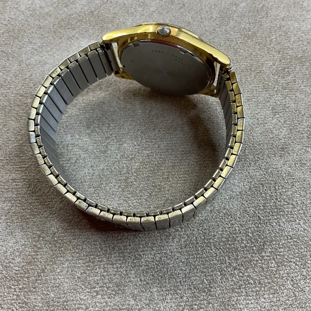 Seiko Quartz Mens Watch Gold Tone Date Window 7N42-8A30 Vintage Expansion‎ Band